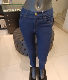 CALCA AZURITA CROPPED